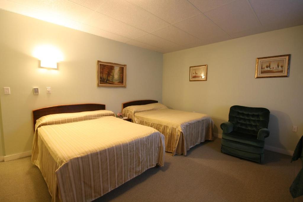 Villa Maria Country Inn Acheson Екстериор снимка