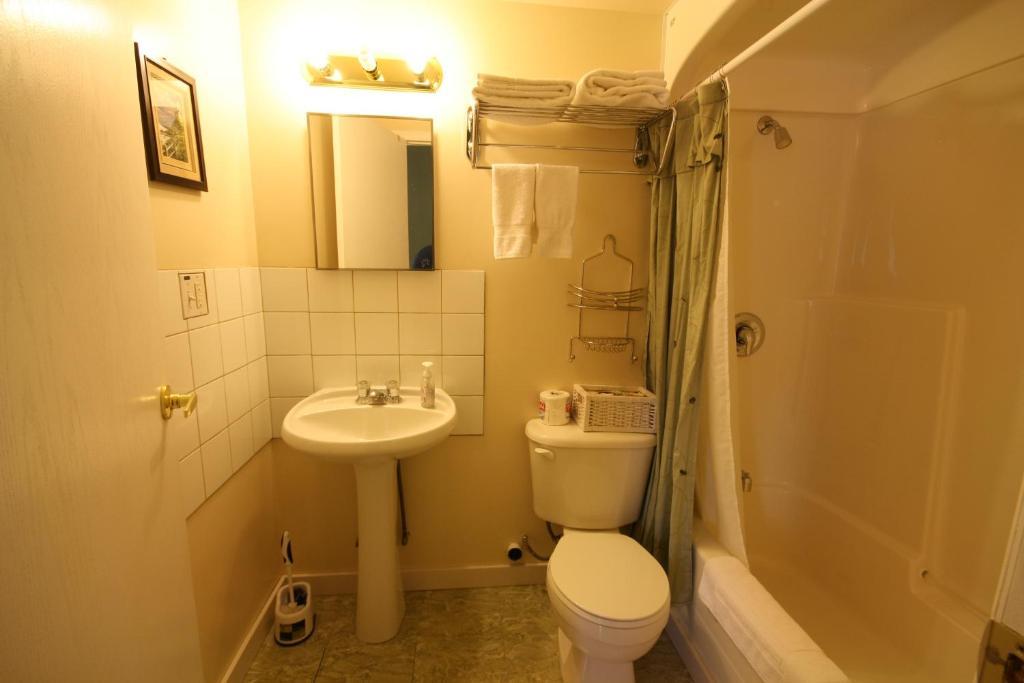 Villa Maria Country Inn Acheson Екстериор снимка