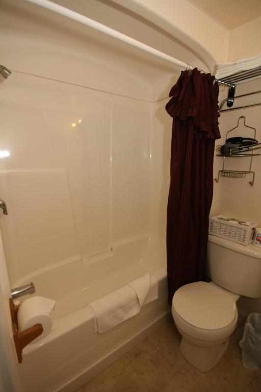 Villa Maria Country Inn Acheson Екстериор снимка