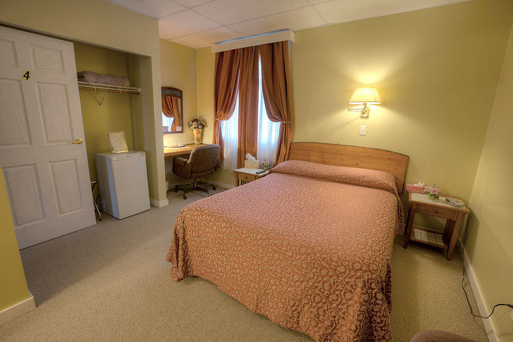 Villa Maria Country Inn Acheson Екстериор снимка