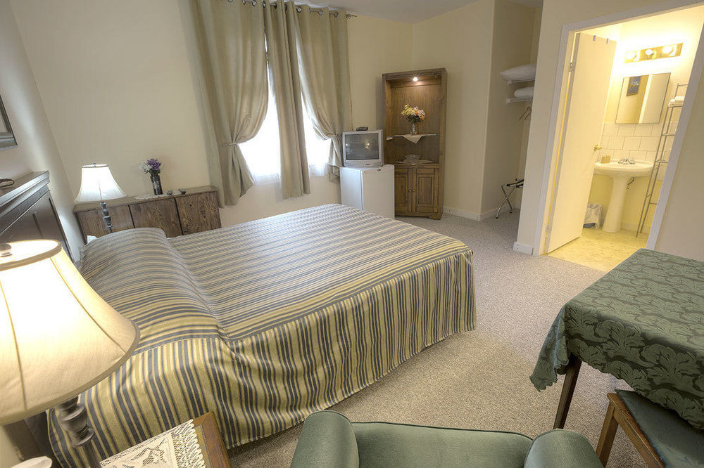 Villa Maria Country Inn Acheson Екстериор снимка