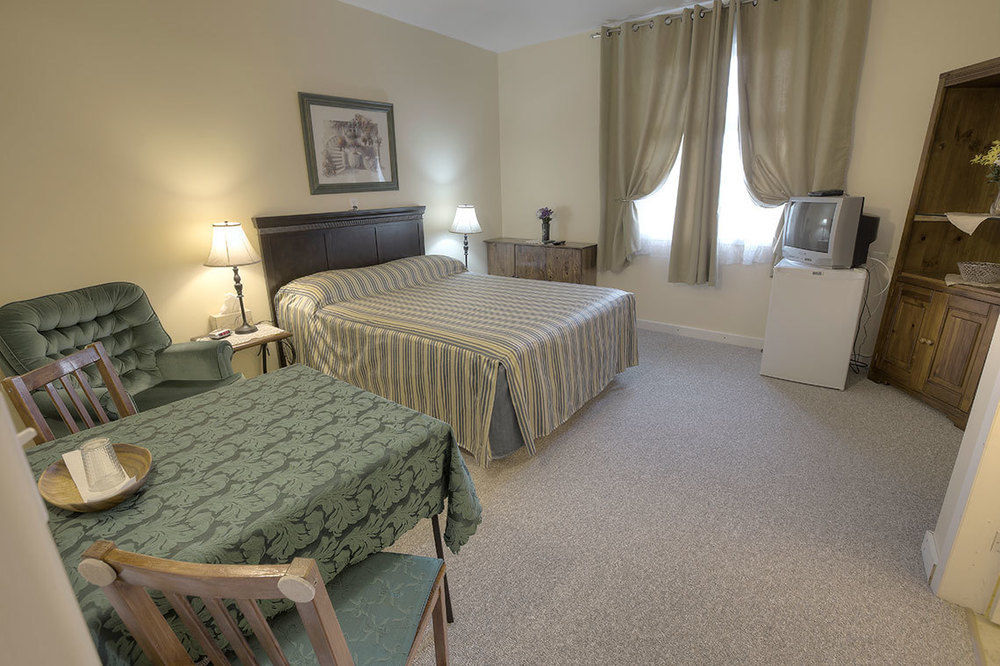 Villa Maria Country Inn Acheson Екстериор снимка