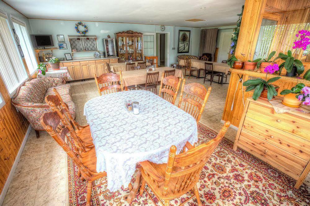 Villa Maria Country Inn Acheson Екстериор снимка