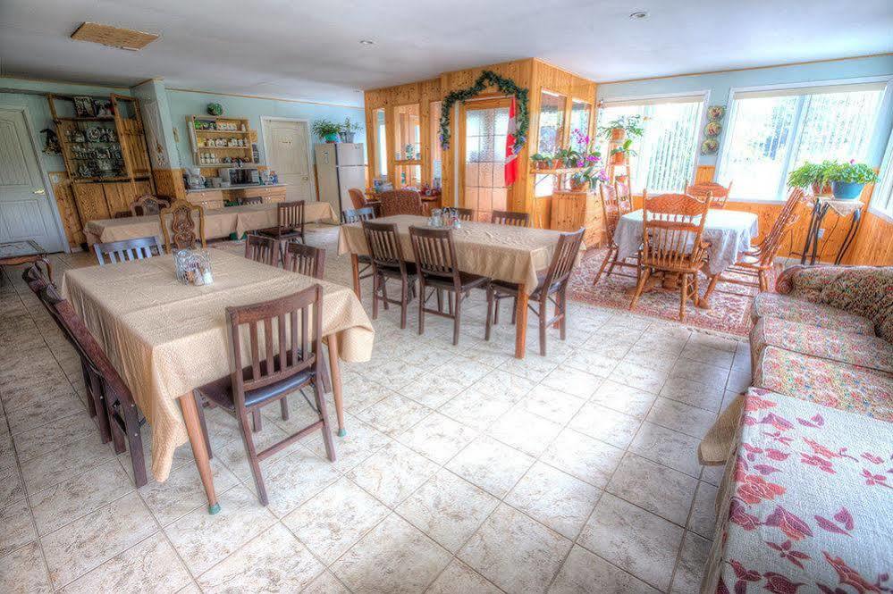 Villa Maria Country Inn Acheson Екстериор снимка