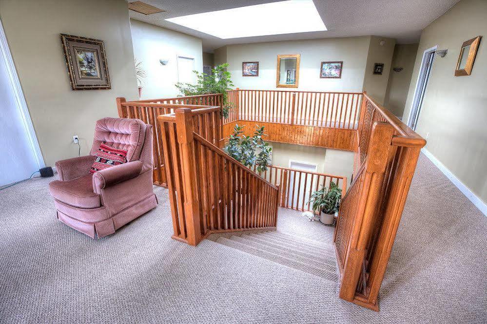 Villa Maria Country Inn Acheson Екстериор снимка